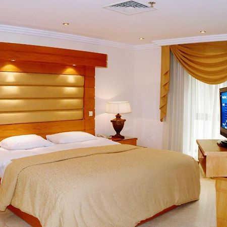 มิราจ สวีท โฮเต็ล - แฟมิลี่ โอนลี่ Hotel Kuwait City ห้อง รูปภาพ