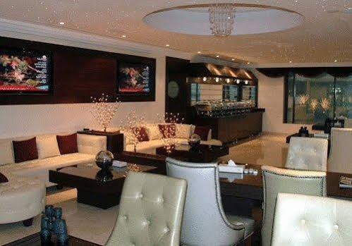 มิราจ สวีท โฮเต็ล - แฟมิลี่ โอนลี่ Hotel Kuwait City ภายนอก รูปภาพ