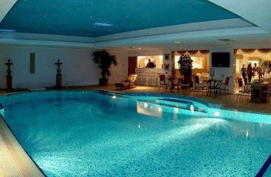 มิราจ สวีท โฮเต็ล - แฟมิลี่ โอนลี่ Hotel Kuwait City ภายนอก รูปภาพ