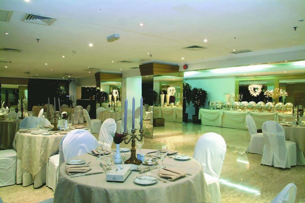 มิราจ สวีท โฮเต็ล - แฟมิลี่ โอนลี่ Hotel Kuwait City ภายนอก รูปภาพ