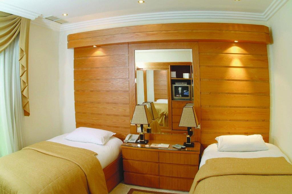 มิราจ สวีท โฮเต็ล - แฟมิลี่ โอนลี่ Hotel Kuwait City ห้อง รูปภาพ